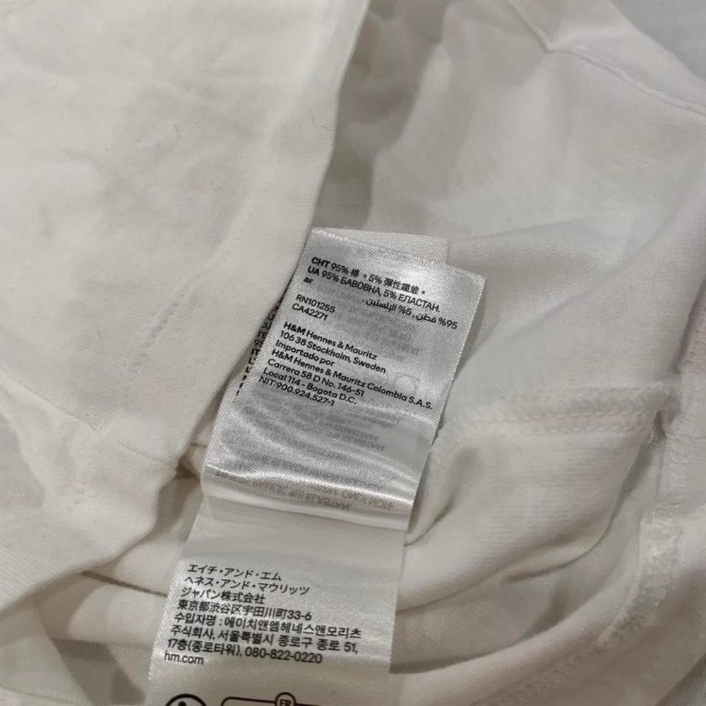 Y2K H&M Divided White Baby Tee Minimalist Renaissance Basic Small Indie off Duty - Picture 5 of 8